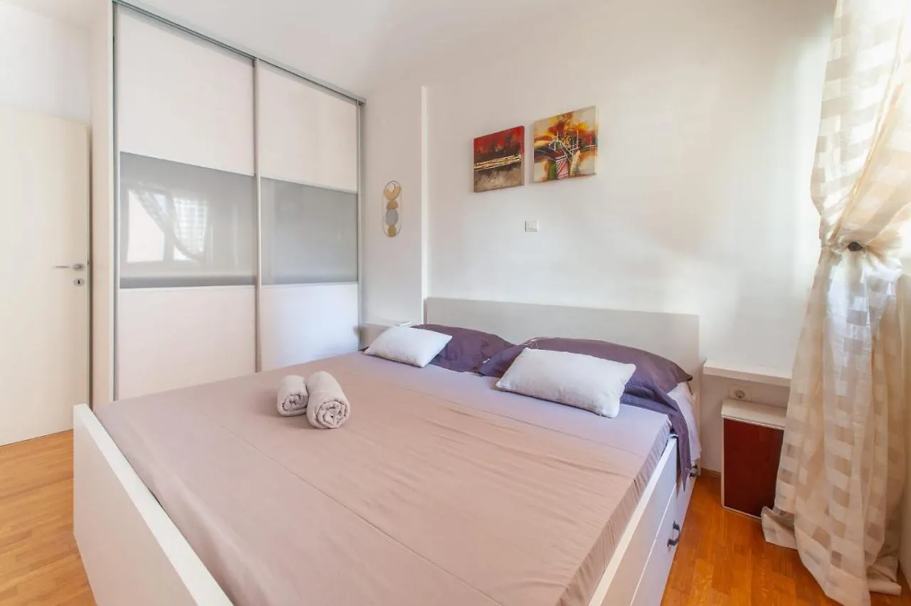 Sea Apartment With Free Parking Split