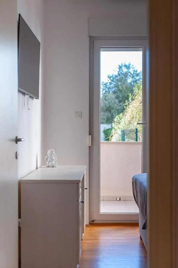 Sea Apartment With Free Parking Split