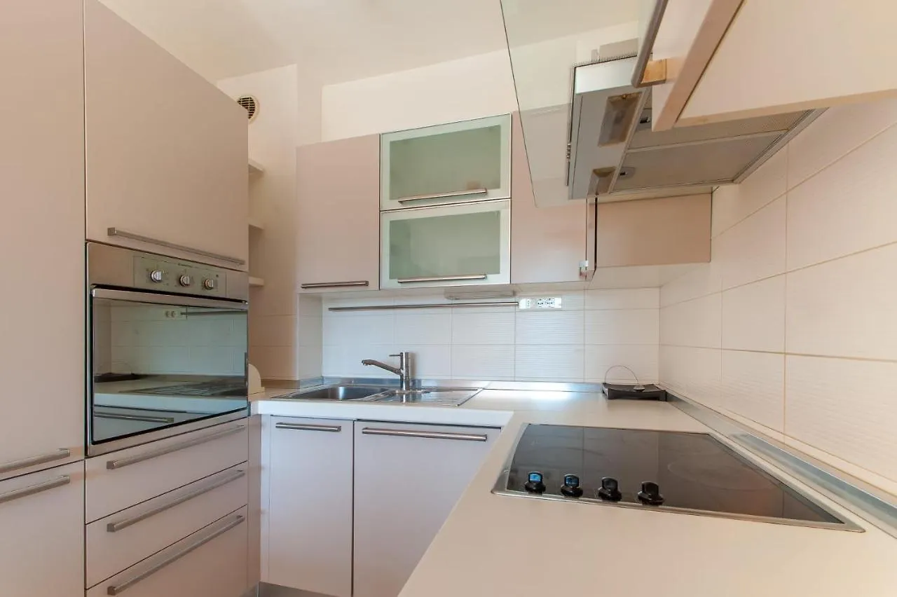 Sea Apartment With Free Parking Split Croatia