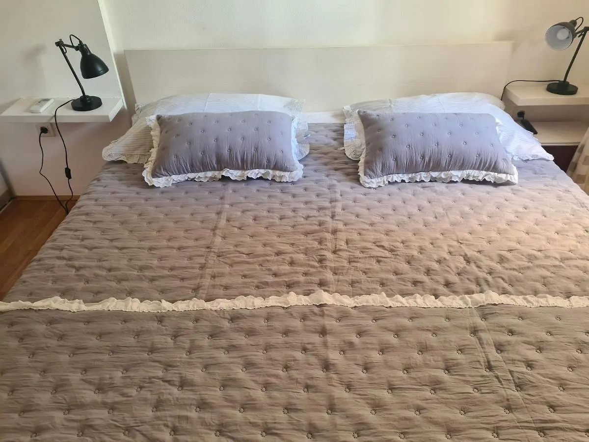 Sea Apartment With Free Parking Split